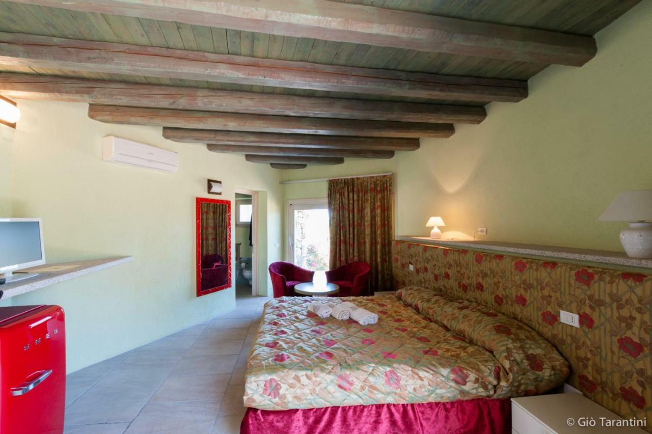 Liscia Country Relais Casa de hóspedes Sant'Antonio di Gallura Exterior foto